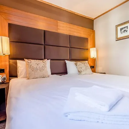 Madame Et Ibiza Hotel 3*