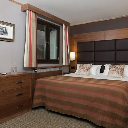 Madame Et Ibiza Hotell