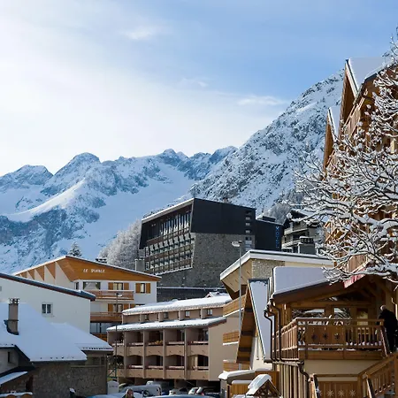 Madame Et Ibiza Hotell Les Deux Alpes