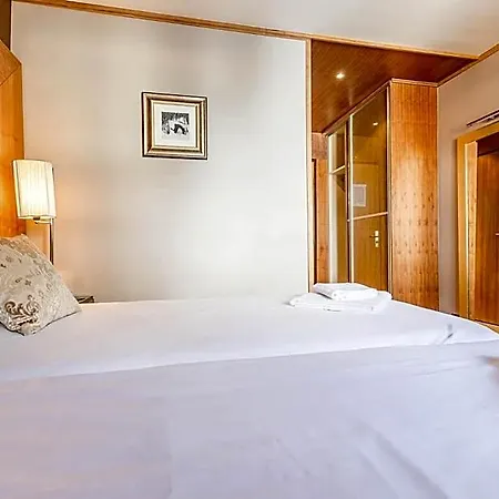 Madame Et Ibiza 3*