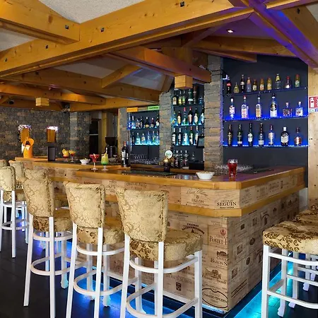 Madame Et Ibiza Hotell 3*