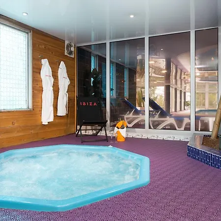Hotel Madame Ibiza 3*