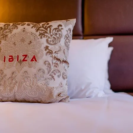 Madame Et Ibiza 3*