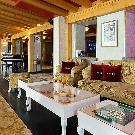 Madame Et Ibiza 3*