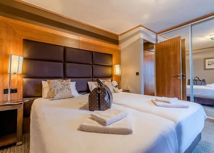 Madame Et Ibiza Hotel